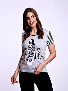 Купить Комплект женский(футболка+капри) оптом